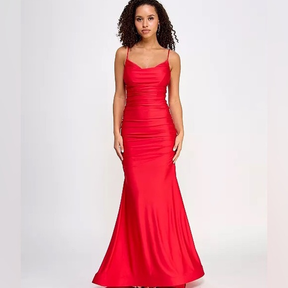 B DARLIN Womens Fitted Small Train Adjustable Spaghetti Strap Gown Dress Size 0 - Picture 4 of 6